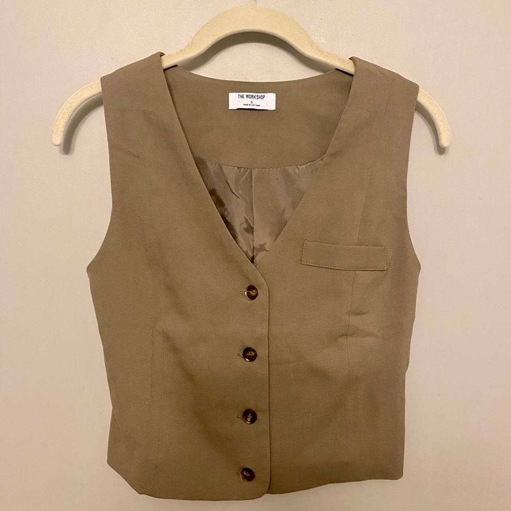 Cute brown vest